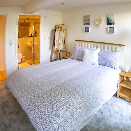 Atlantic Hideaway, Fistral Beach, Newquay Cornwall